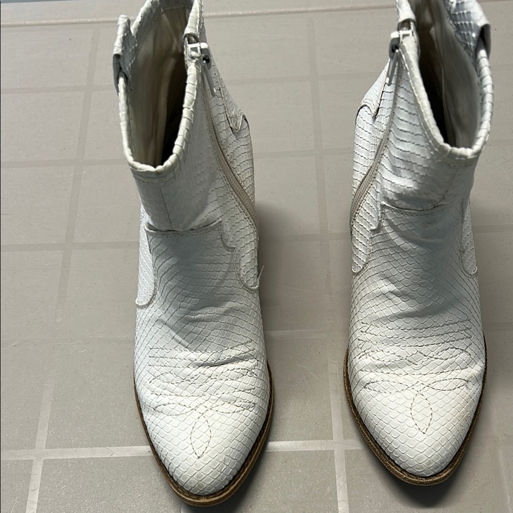 Dirty Laundry White Textured Ankle Boots